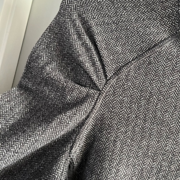 SOLD - Lululemon Think Fast LS Top 4 Black Herringbone - Picture 10 of 11